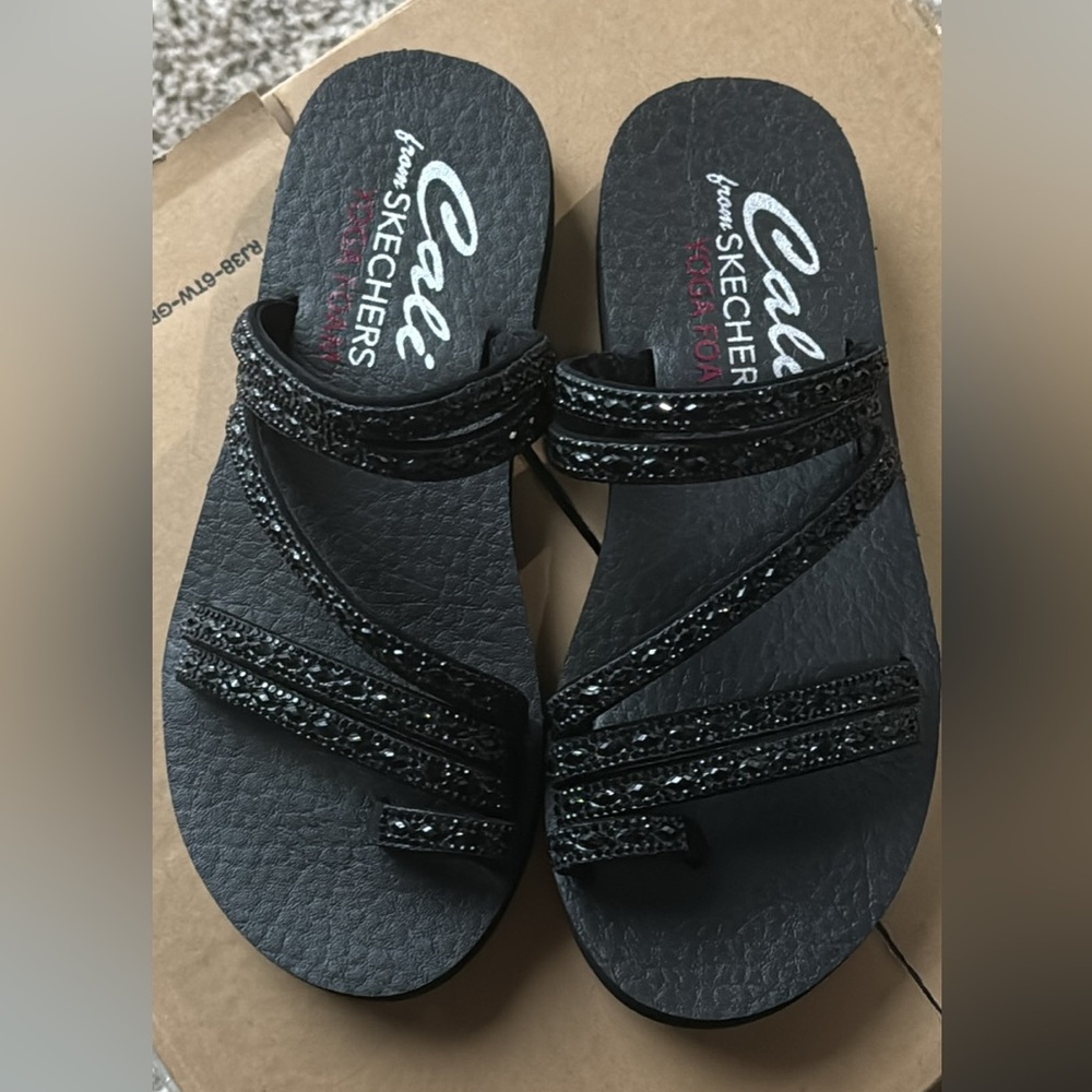 Cali from Sketchers Sandals